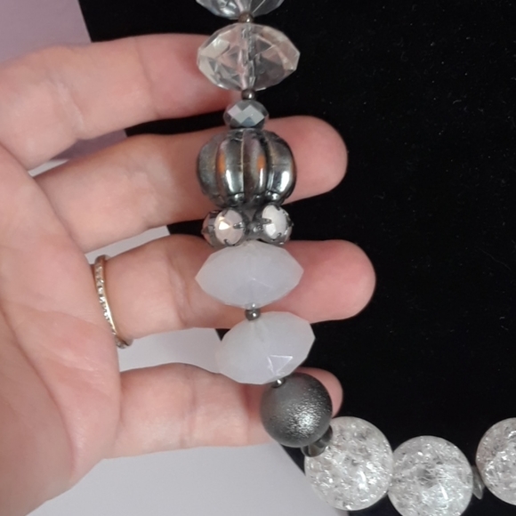 NY& Co. bead necklace - Picture 7 of 8